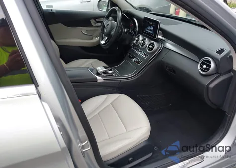 2016 Mercedes-Benz C 300 из США, поврежденный, VIN 55SWF4JB8GU168804